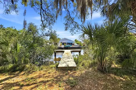4433 Sweetwater Drive Tampa FL 33615