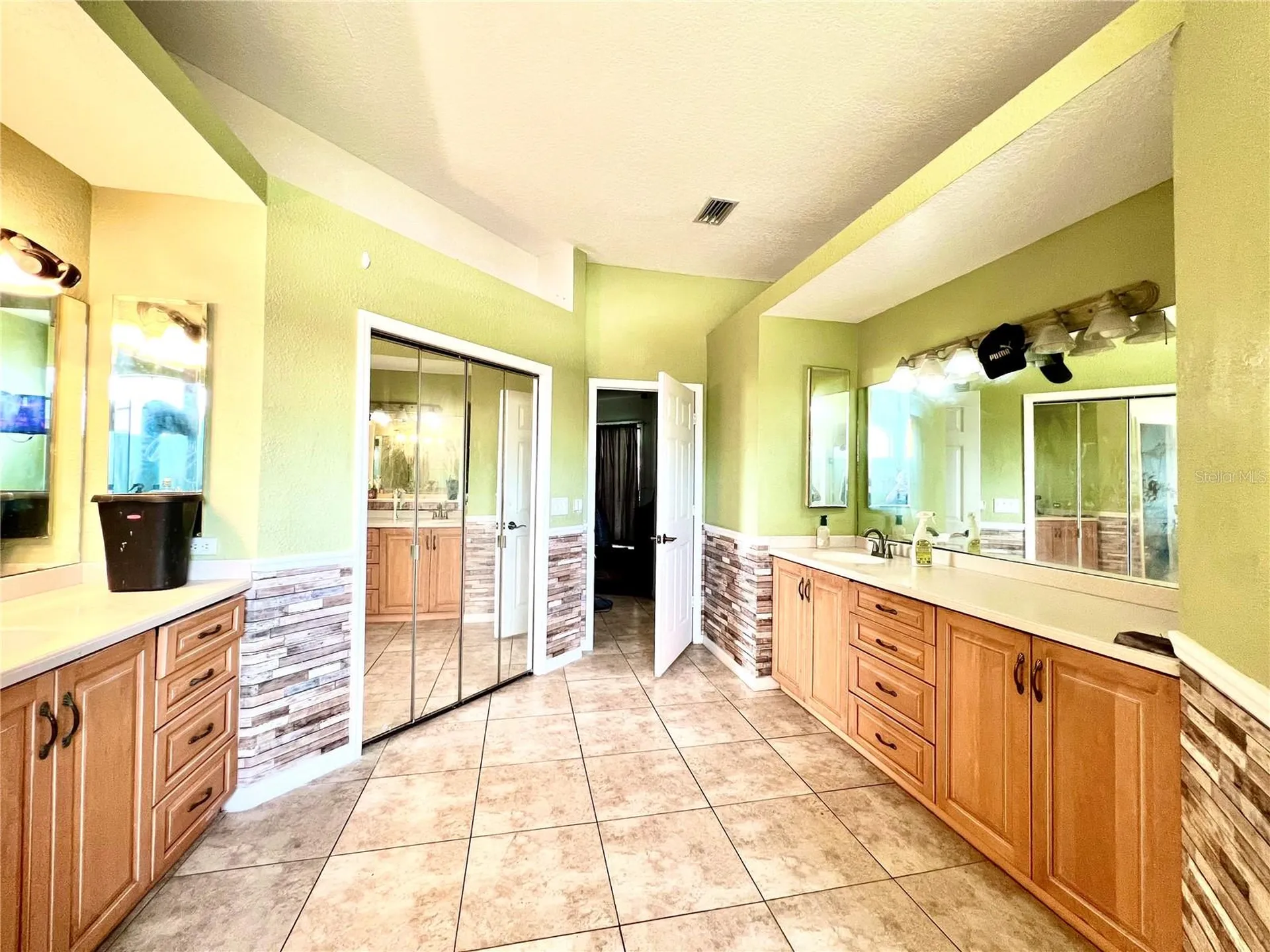 927 Whippoorwill Drive Palm Harbor FL 34683