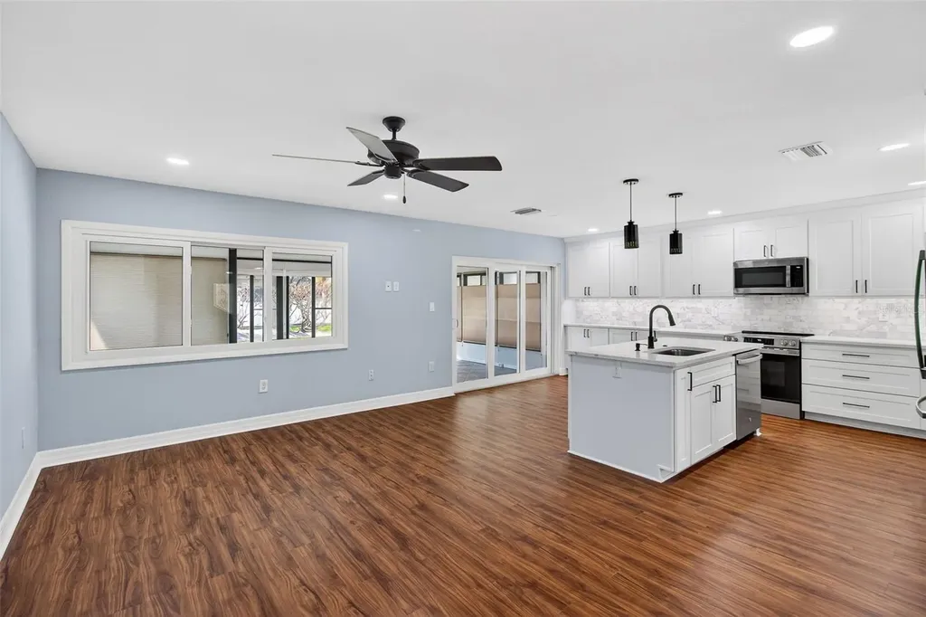 6660 Cape Hatteras Way NE St Petersburg FL 33702