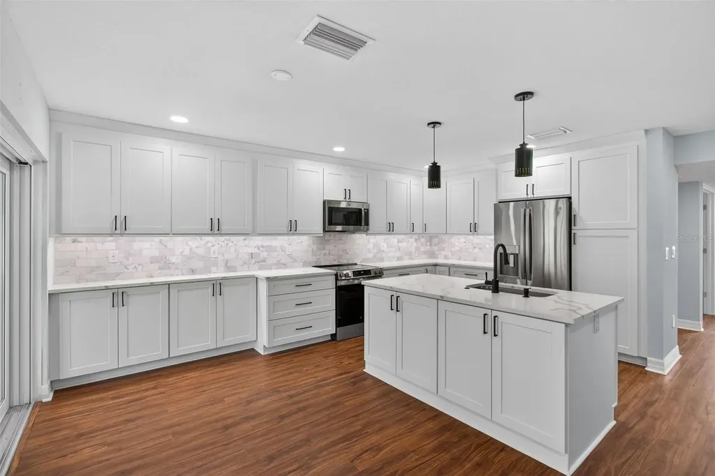 6660 Cape Hatteras Way NE St Petersburg FL 33702