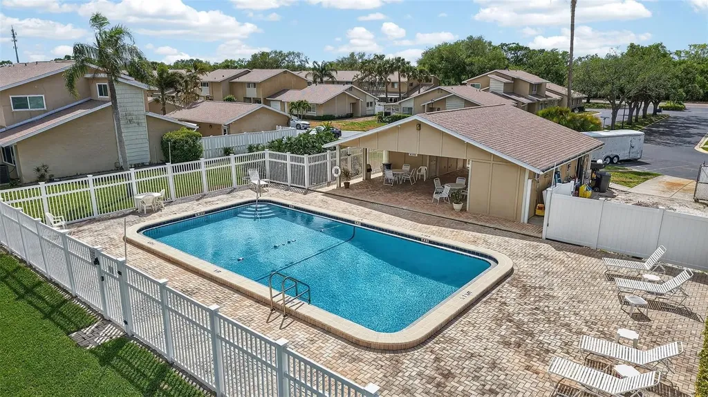 6660 Cape Hatteras Way NE St Petersburg FL 33702