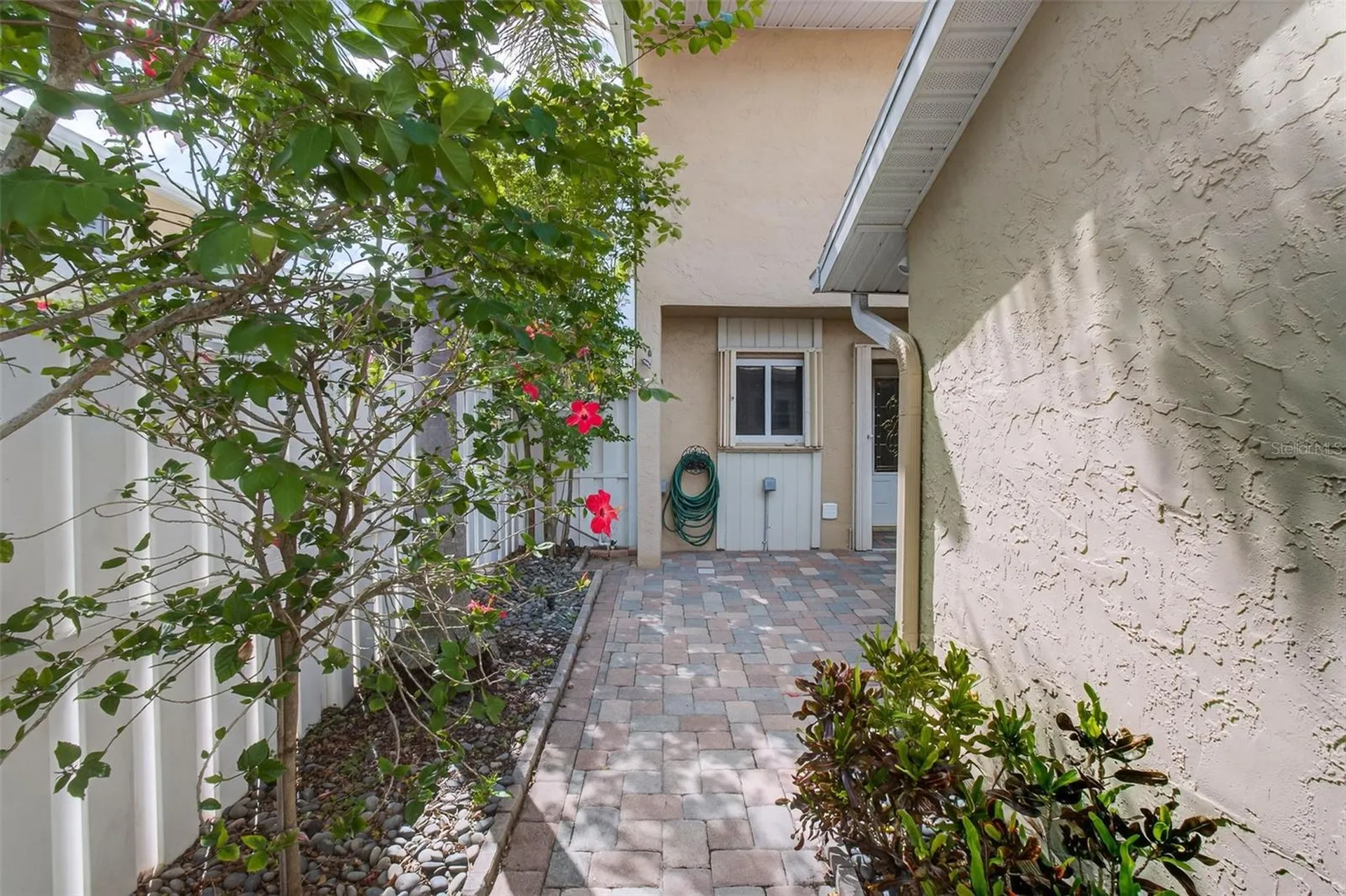 6660 Cape Hatteras Way NE St Petersburg FL 33702