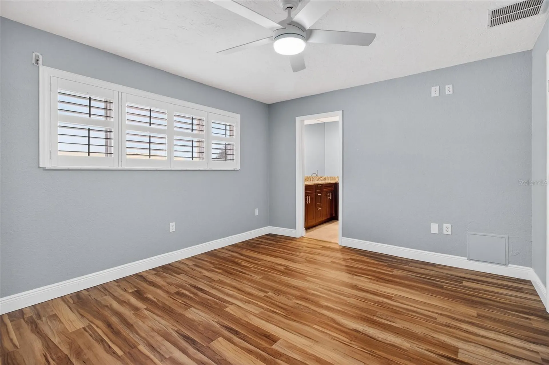 6660 Cape Hatteras Way NE St Petersburg FL 33702