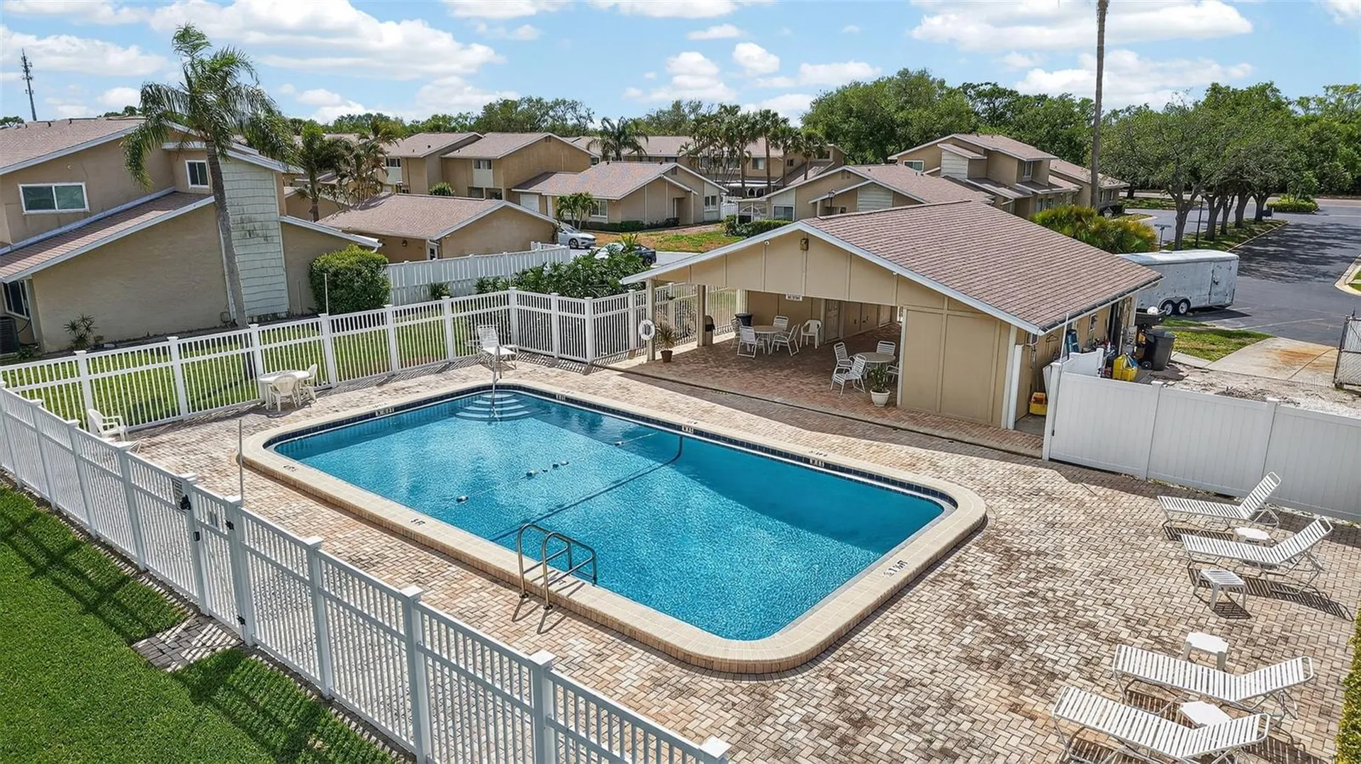 6660 Cape Hatteras Way NE St Petersburg FL 33702