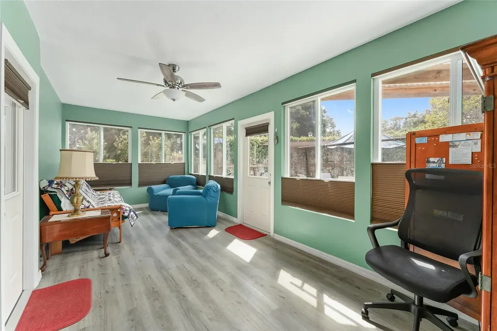 1401 W Schwartz Boulevard Lady Lake FL 32159
