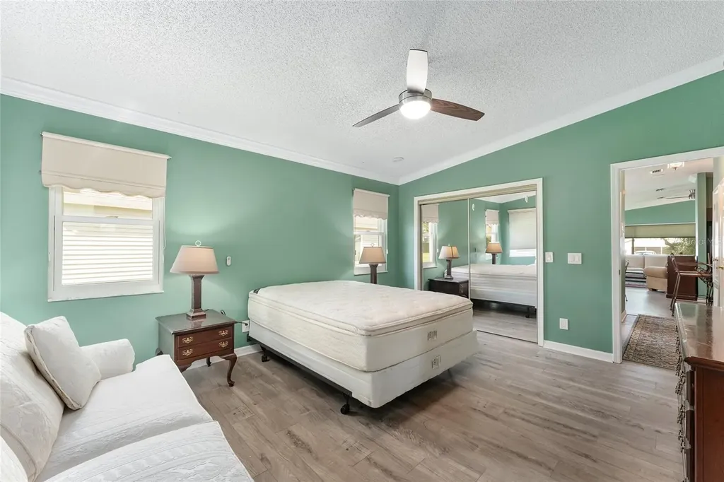 1401 W Schwartz Boulevard Lady Lake FL 32159