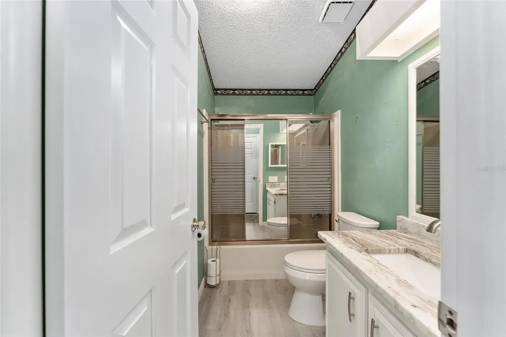 1401 W Schwartz Boulevard Lady Lake FL 32159