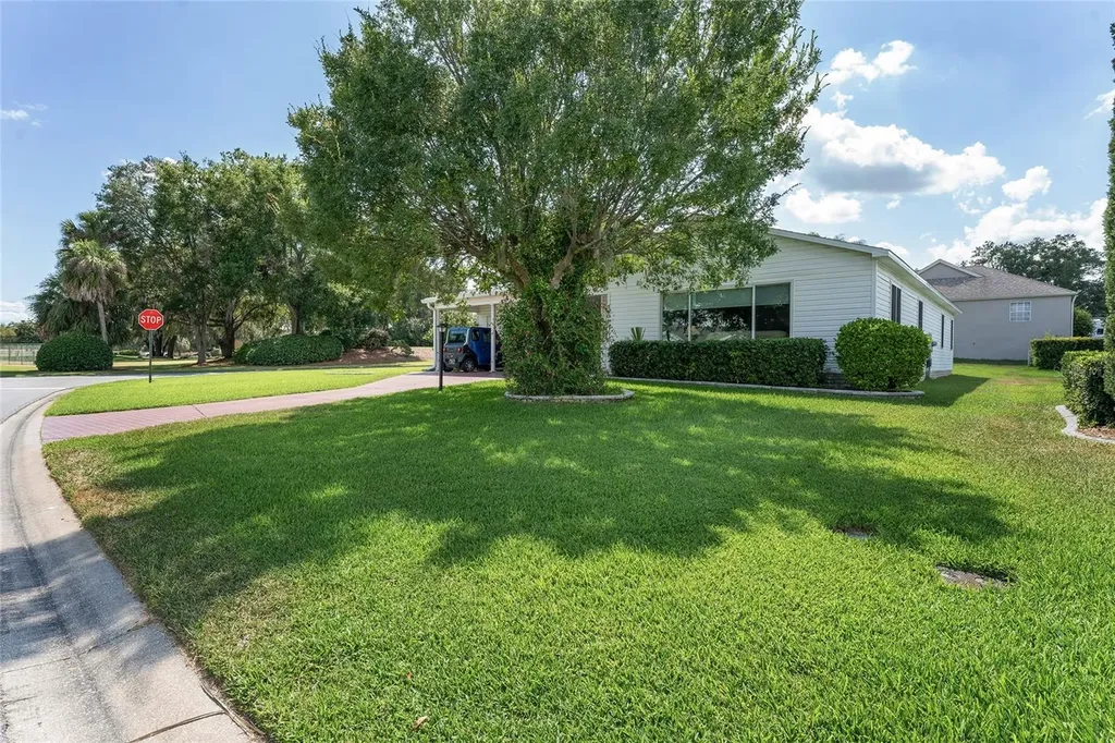 1401 W Schwartz Boulevard Lady Lake FL 32159