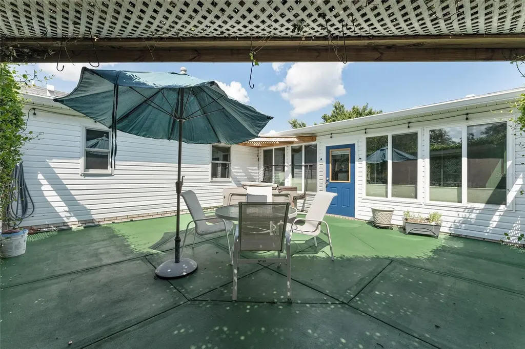 1401 W Schwartz Boulevard Lady Lake FL 32159