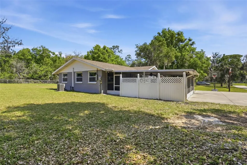 17256 NW 250th Way High Springs FL 32643