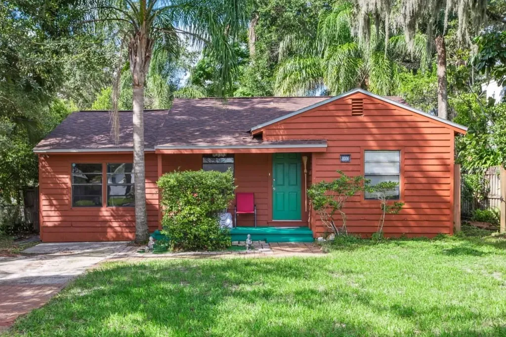 8006 N Temple Place Tampa FL 33617