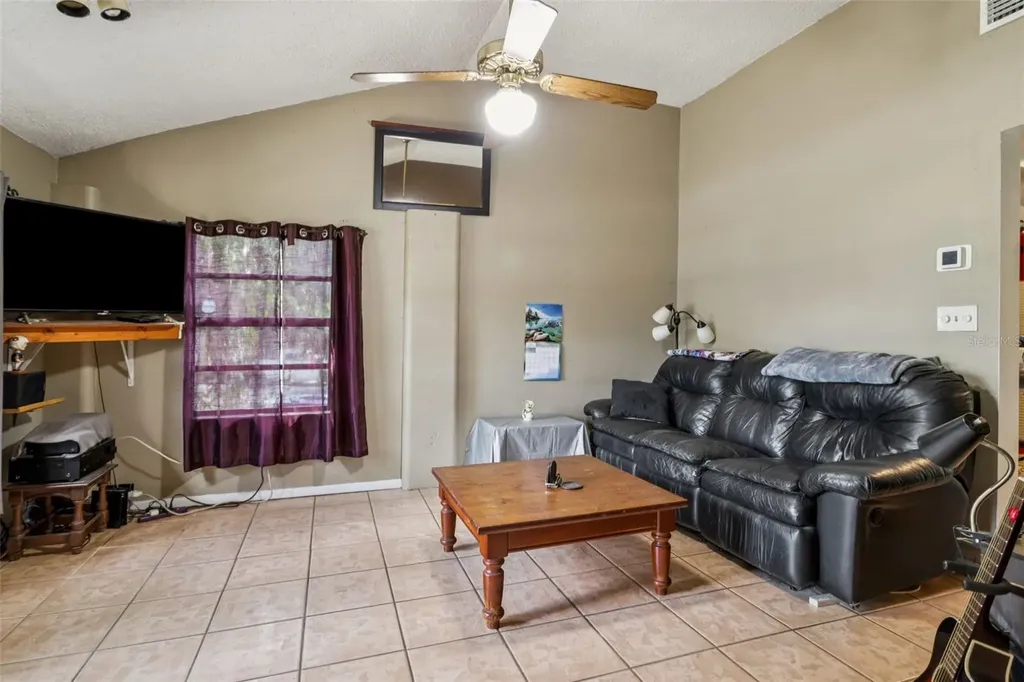 8006 N Temple Place Tampa FL 33617