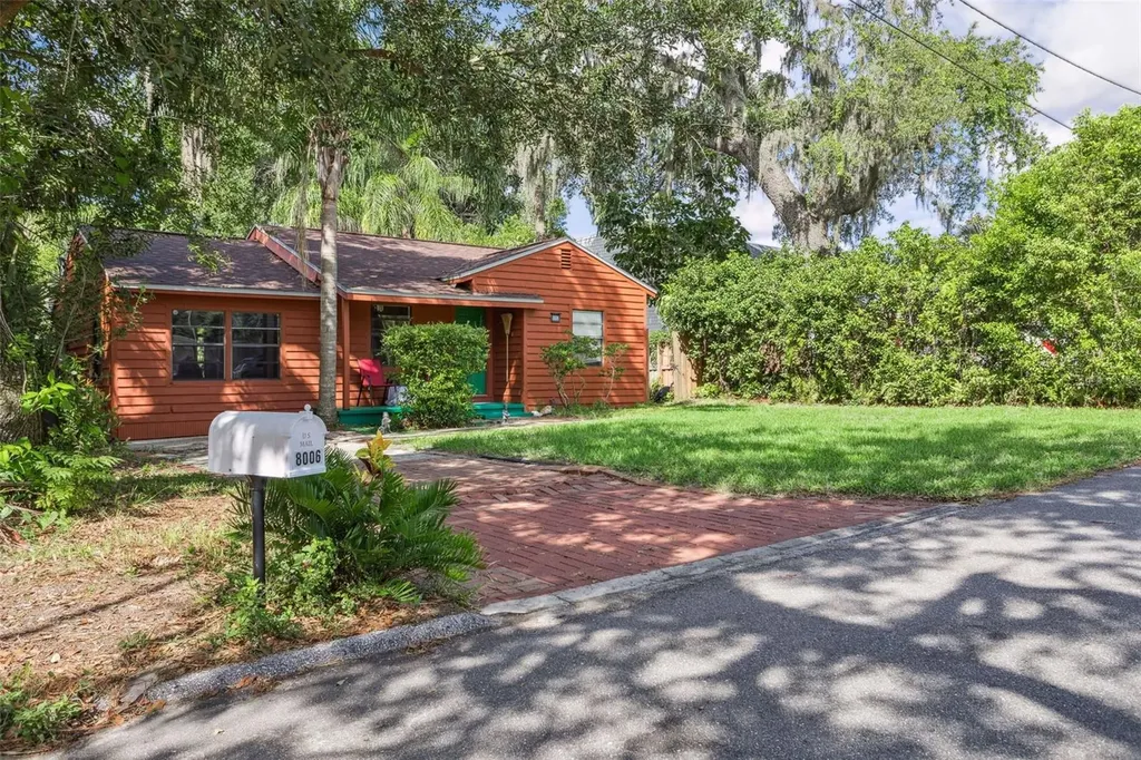 8006 N Temple Place Tampa FL 33617