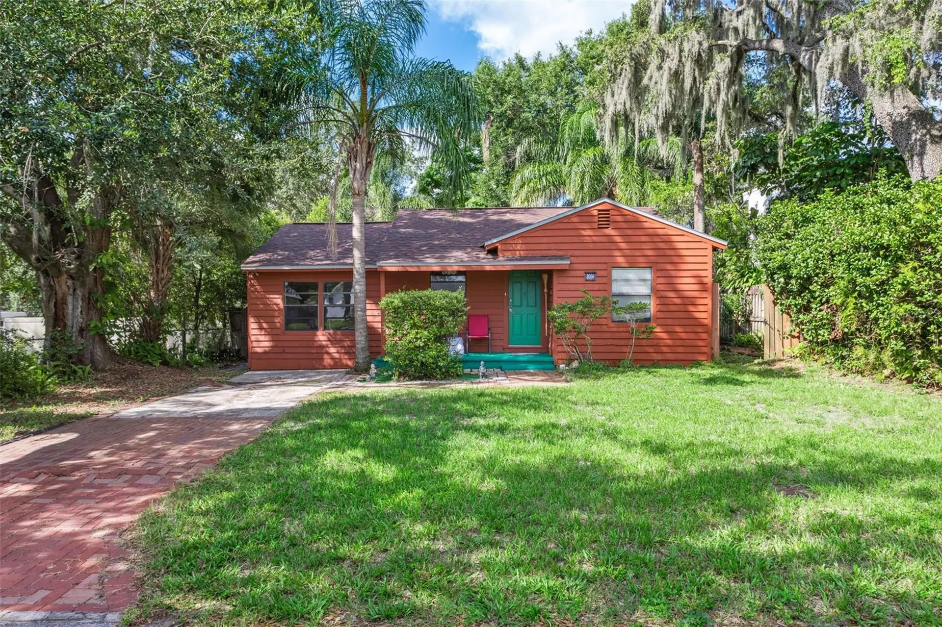 8006 N Temple Place Tampa FL 33617
