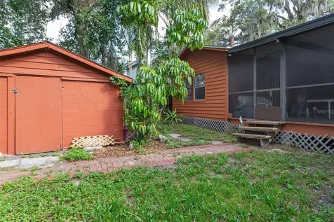 8006 N Temple Place Tampa FL 33617