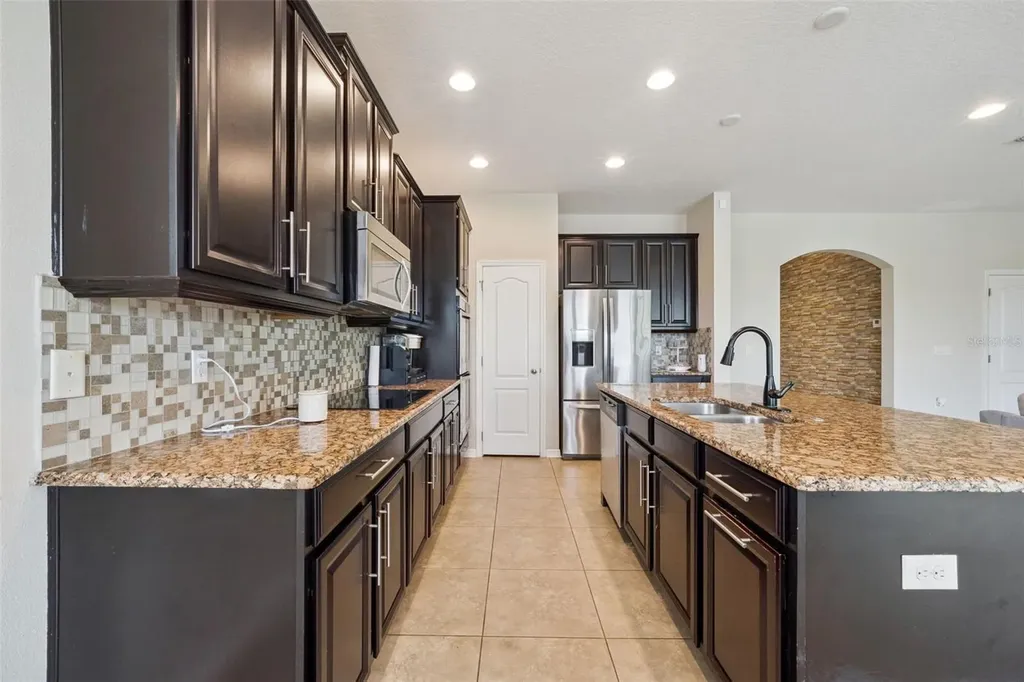 1005 Fountain Coin Loop Orlando FL 32828
