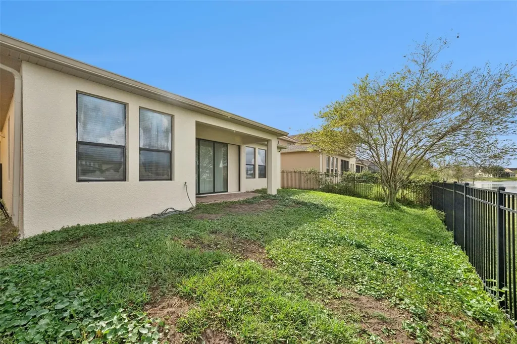 1005 Fountain Coin Loop Orlando FL 32828