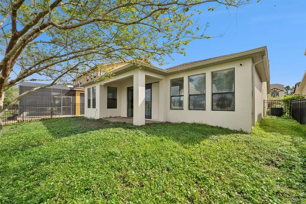 1005 Fountain Coin Loop Orlando FL 32828