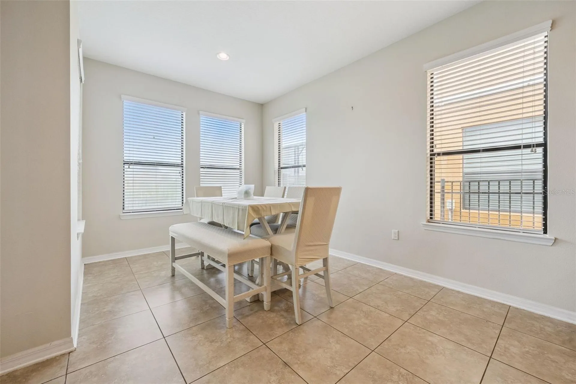 1005 Fountain Coin Loop Orlando FL 32828
