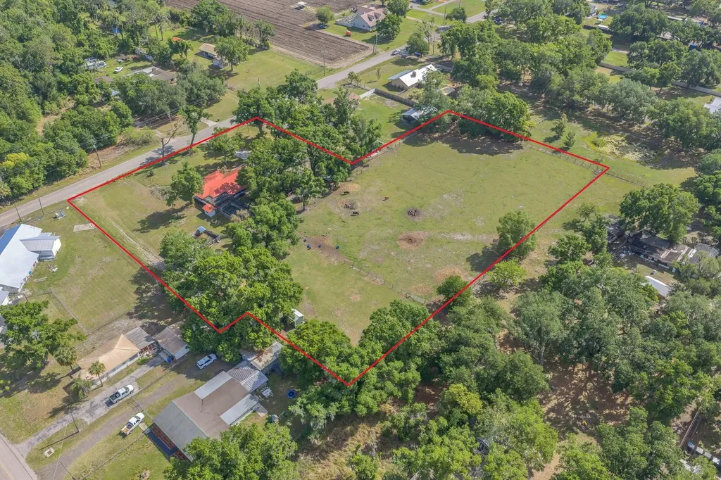 4711 W Sam Allen Road Plant City FL 33565