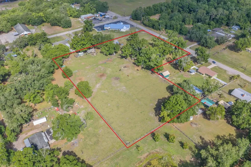 4711 W Sam Allen Road Plant City FL 33565