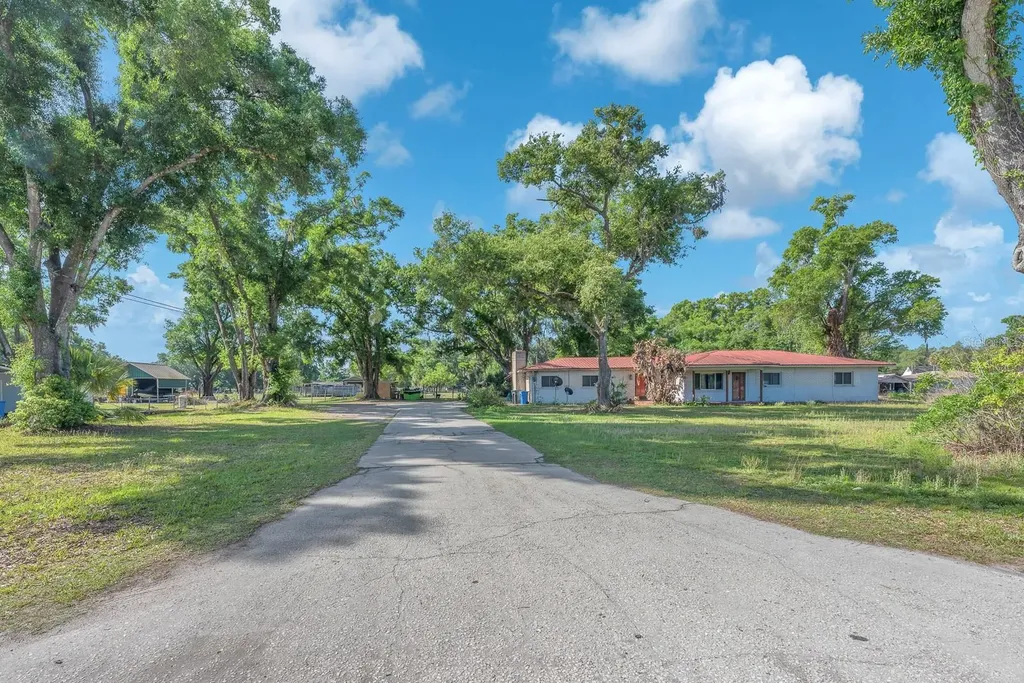4711 W Sam Allen Road Plant City FL 33565