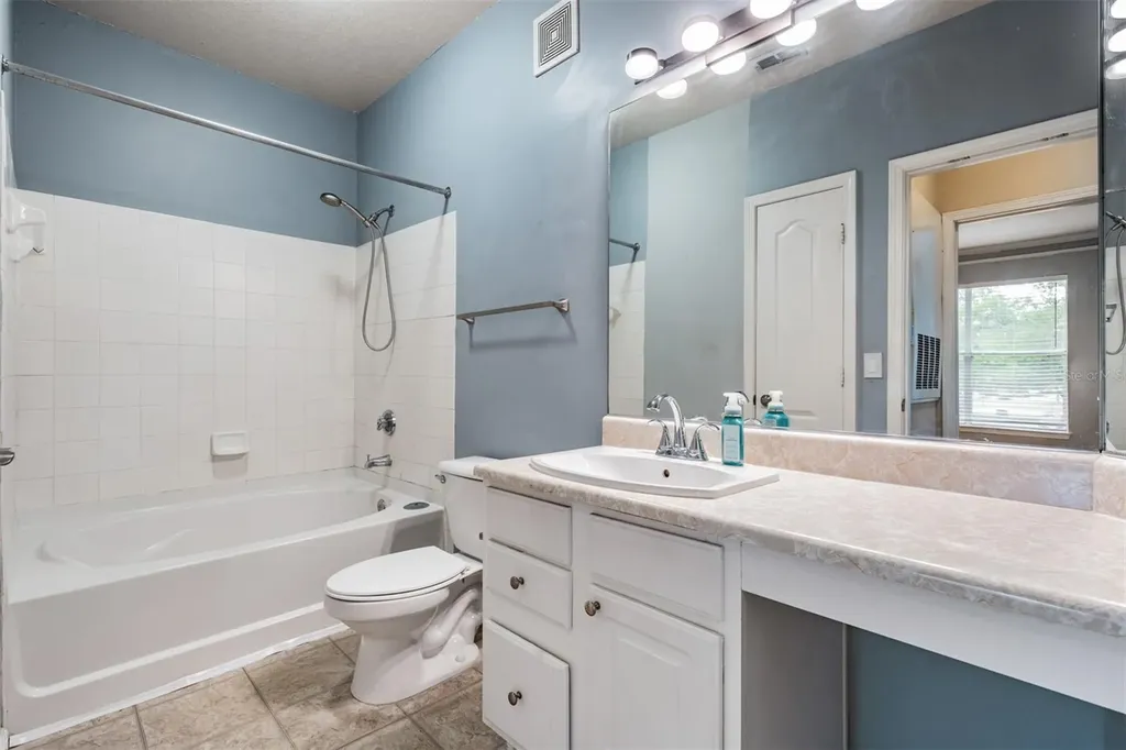 18107 Villa Creek Drive Tampa FL 33647