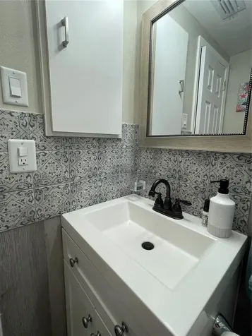 50 Euclid Avenue Englewood FL 34223