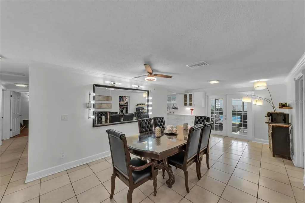 9043 Hickory Circle Tampa FL 33615