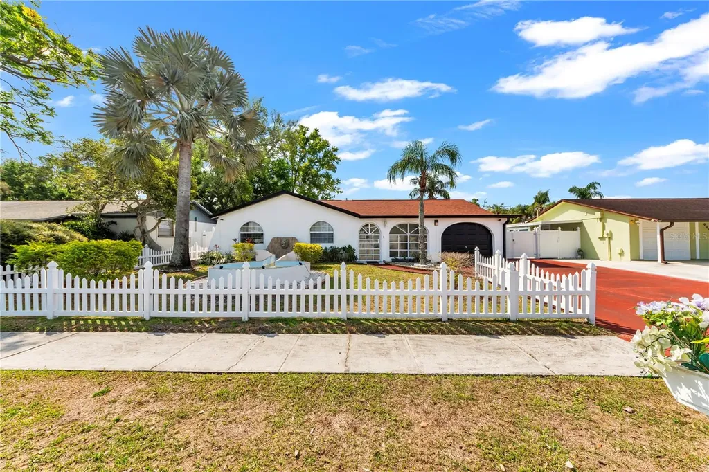 9043 Hickory Circle Tampa FL 33615