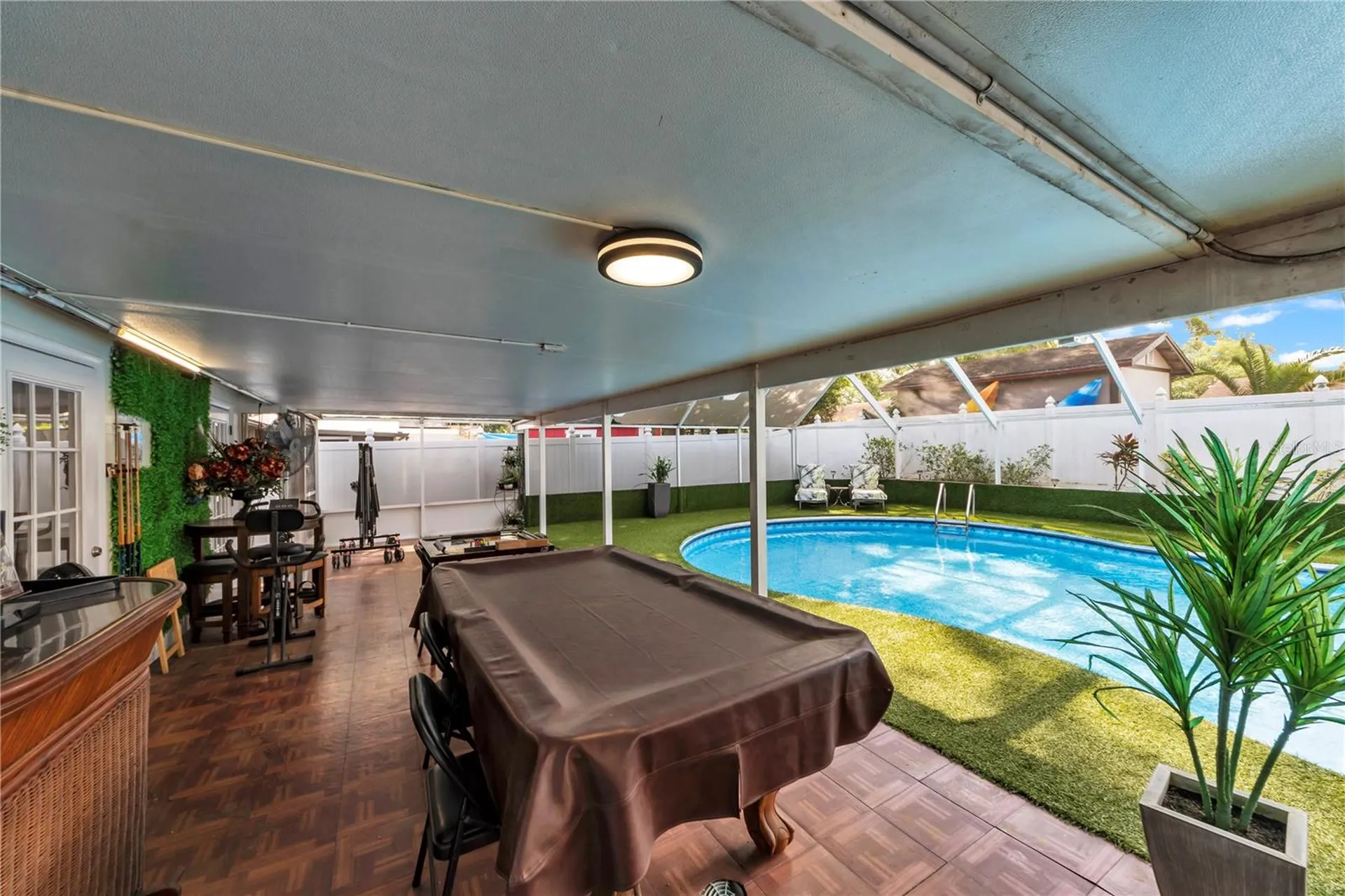 9043 Hickory Circle Tampa FL 33615