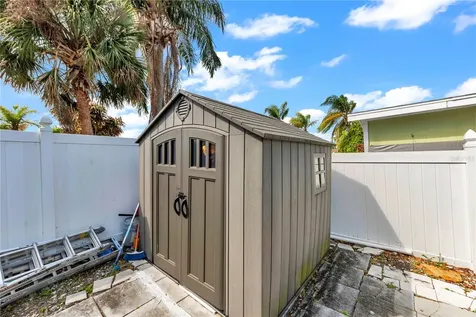 9043 Hickory Circle Tampa FL 33615