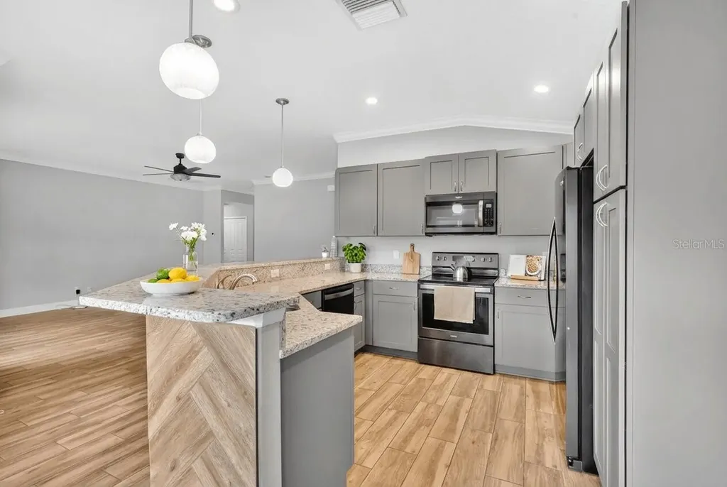 36726 Alaqua Court Eustis FL 32736