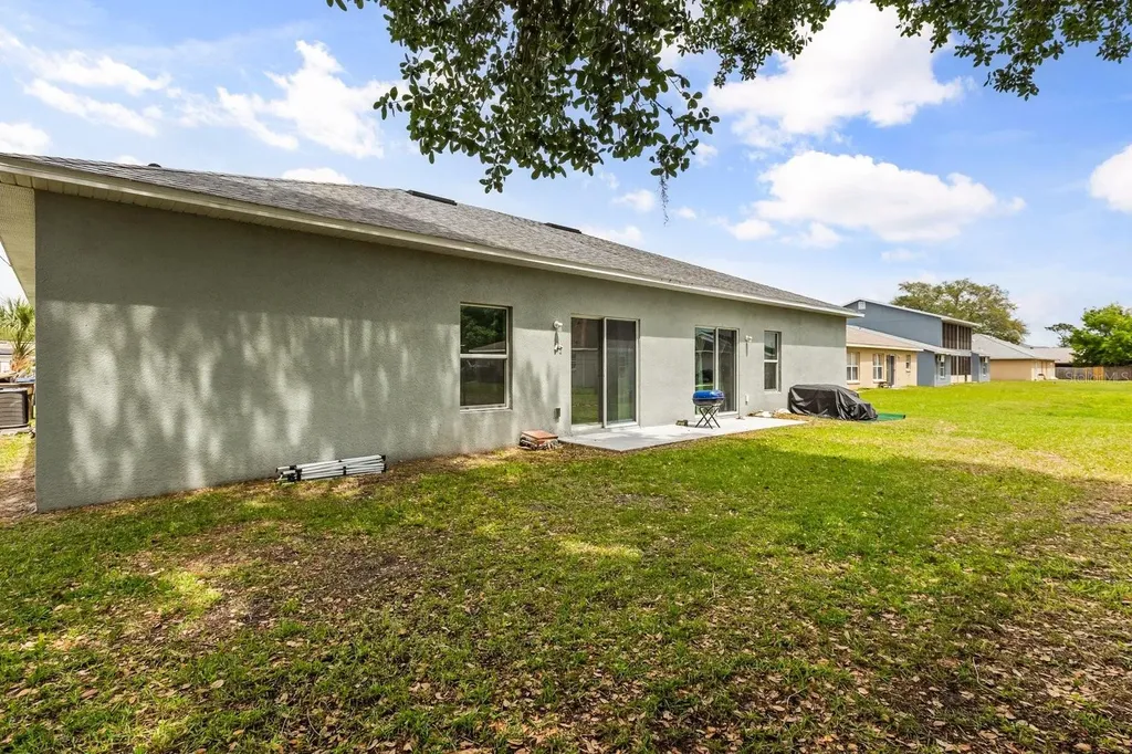 677-679 Royalty Court Kissimmee FL 34758