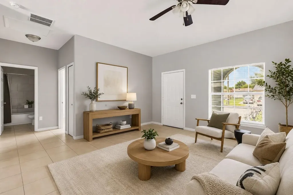 677-679 Royalty Court Kissimmee FL 34758
