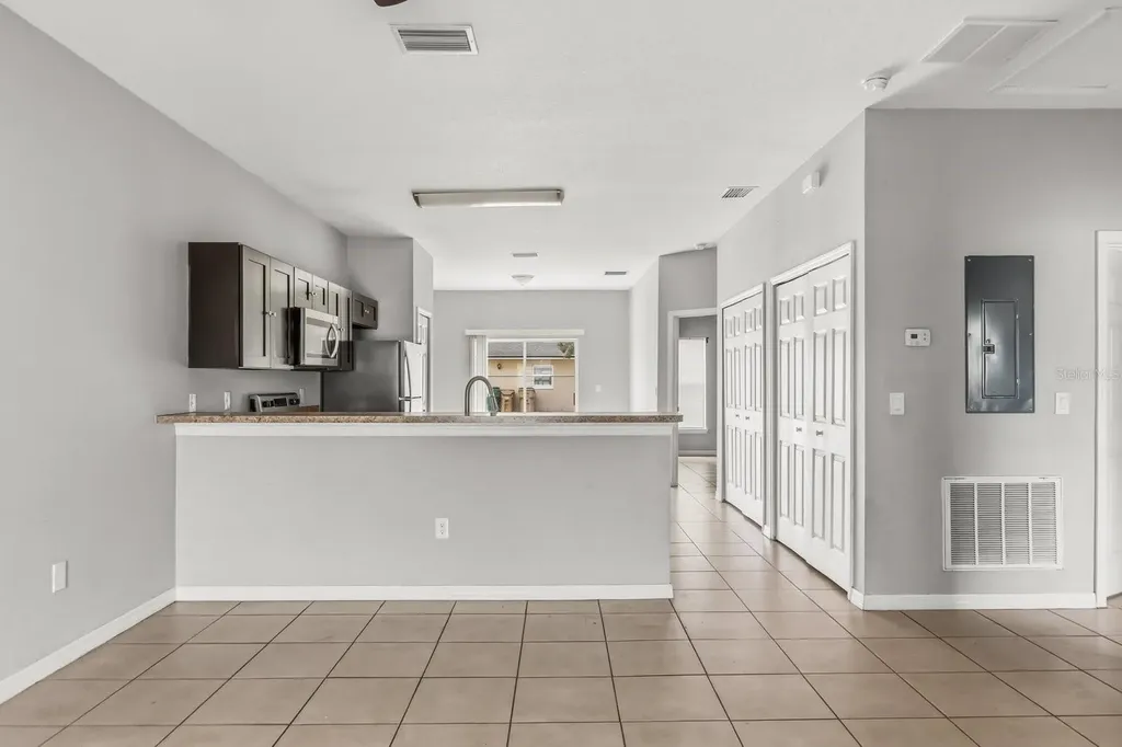 677-679 Royalty Court Kissimmee FL 34758