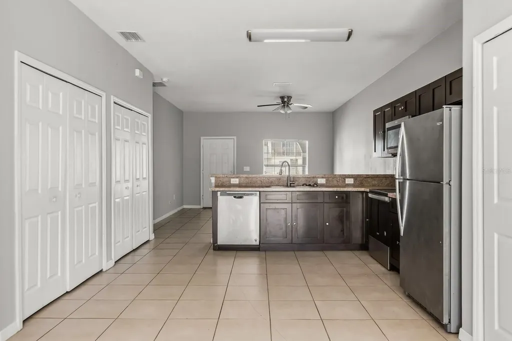 677-679 Royalty Court Kissimmee FL 34758