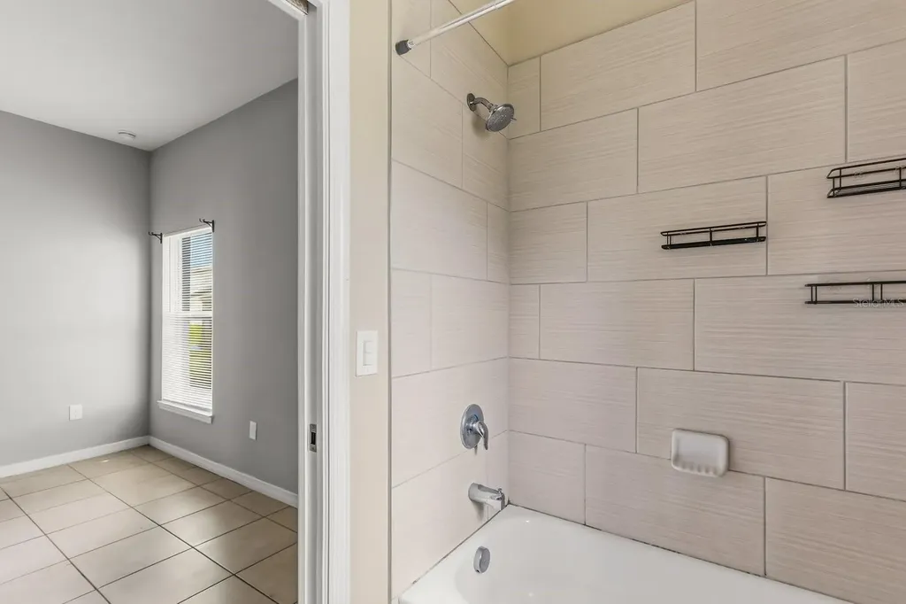 677-679 Royalty Court Kissimmee FL 34758