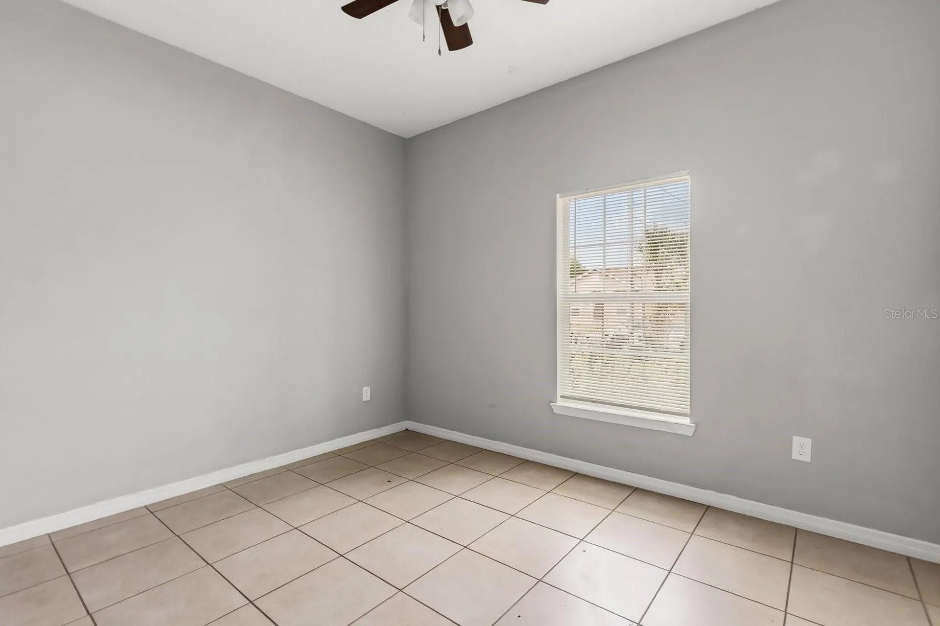 677-679 Royalty Court Kissimmee FL 34758
