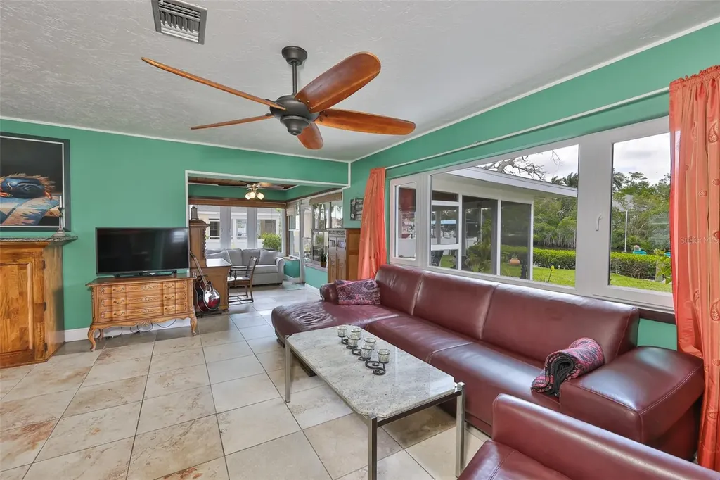 6907 9th Avenue NW Bradenton FL 34209