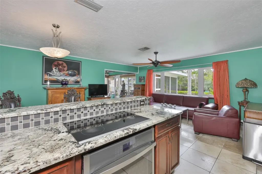 6907 9th Avenue NW Bradenton FL 34209