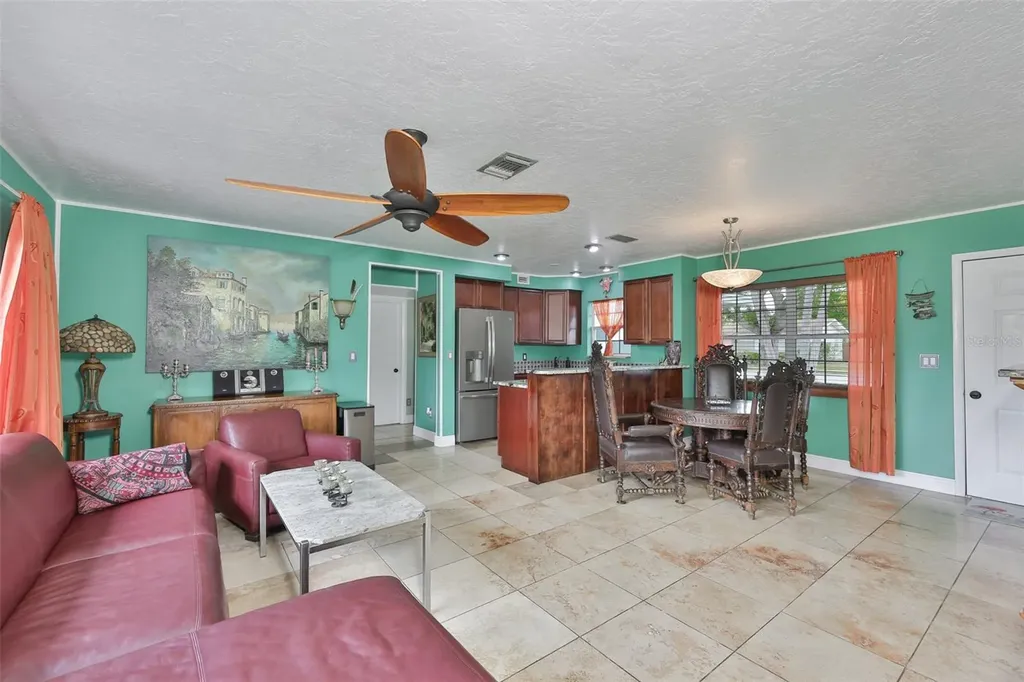 6907 9th Avenue NW Bradenton FL 34209