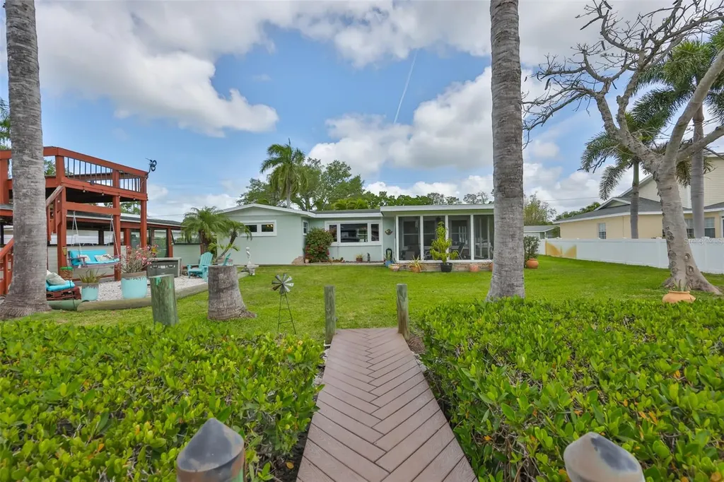6907 9th Avenue NW Bradenton FL 34209