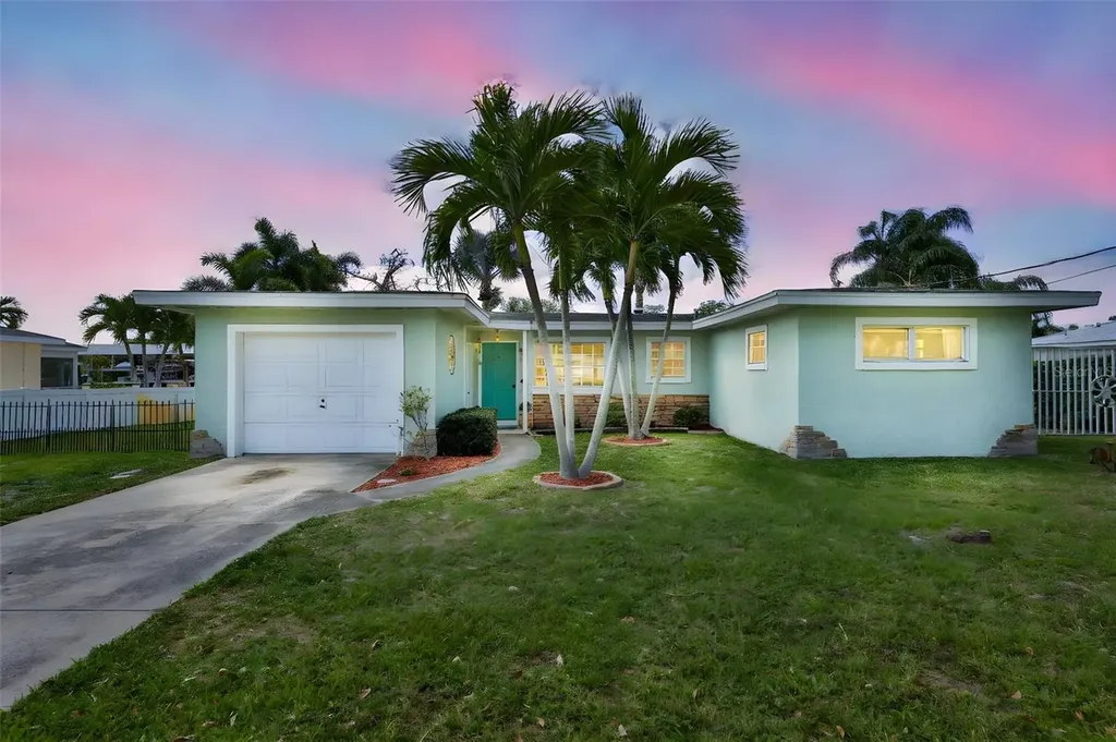 6907 9th Avenue NW Bradenton FL 34209