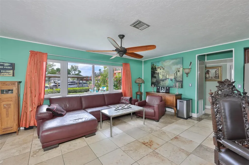 6907 9th Avenue NW Bradenton FL 34209