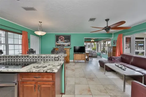 6907 9th Avenue NW Bradenton FL 34209