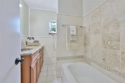 6907 9th Avenue NW Bradenton FL 34209