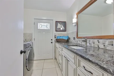 6907 9th Avenue NW Bradenton FL 34209