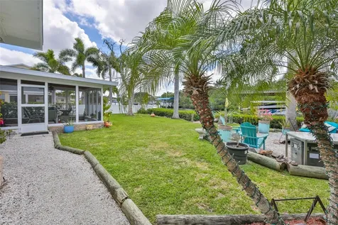 6907 9th Avenue NW Bradenton FL 34209