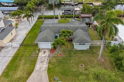 6907 9th Avenue NW Bradenton FL 34209